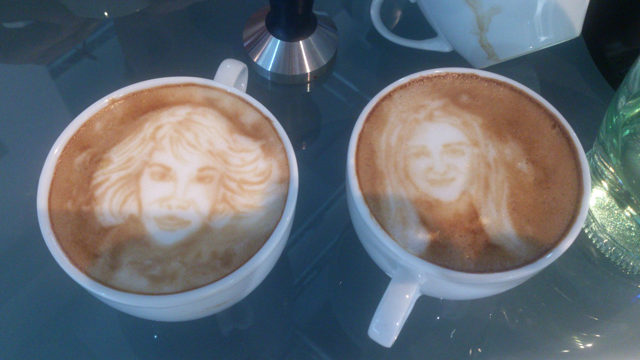Kaffe-Design per Hand
